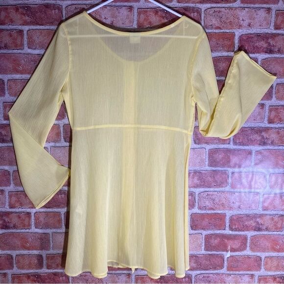 United Colors Of Benetton Yellow Button-Up Sheer Top size 42 size 11 U.S - Picture 6 of 7